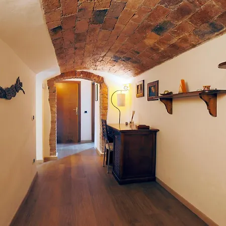 Comodo Appartamento, Subito Fuori Le Mura * Siena